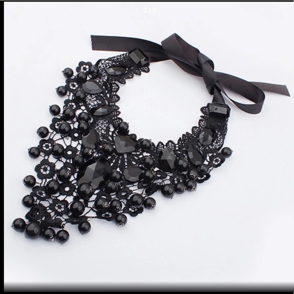 Jewelry - Last one! Stunning Black & Lace Crystals Necklace